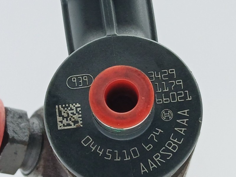 Recambio de inyector para jeep cherokee (kl) 2.2 crd 4x4 referencia OEM IAM 0445110674  