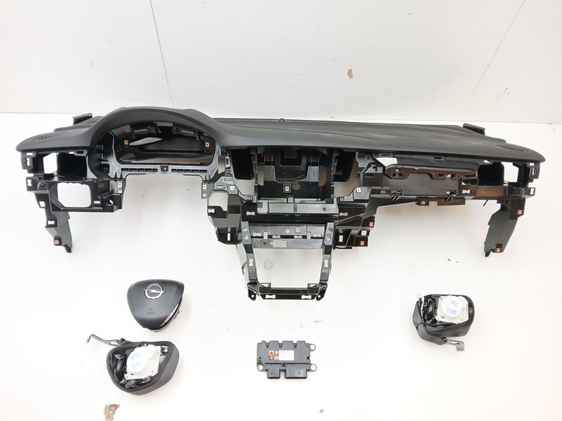 Recambio de kit airbag para opel astra k sports tourer (b16) 1.4 turbo (35) referencia OEM IAM 39085189 775799950 13514457