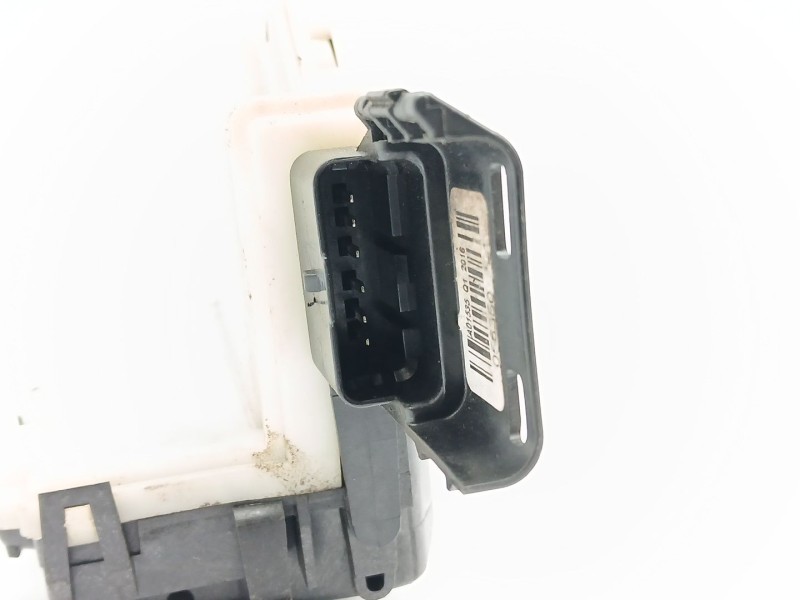 Recambio de cerradura puerta delantera derecha para peugeot partner tepee 1.6 bluehdi 100 referencia OEM IAM 828405  