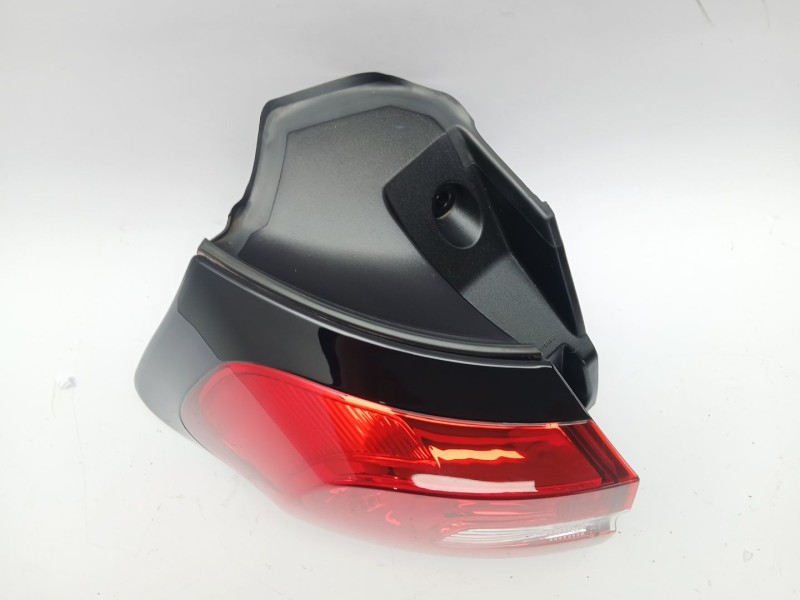 Recambio de piloto trasero izquierdo para jeep cherokee (kl) 2.2 crd 4x4 referencia OEM IAM 68102909AF  