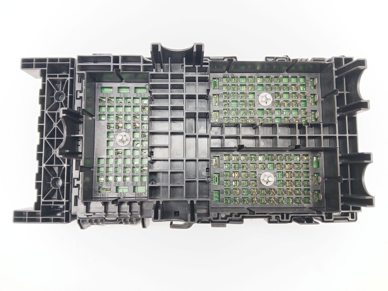 Recambio de caja reles / fusibles para jeep cherokee (kl) 2.2 crd 4x4 referencia OEM IAM 68264536AD  