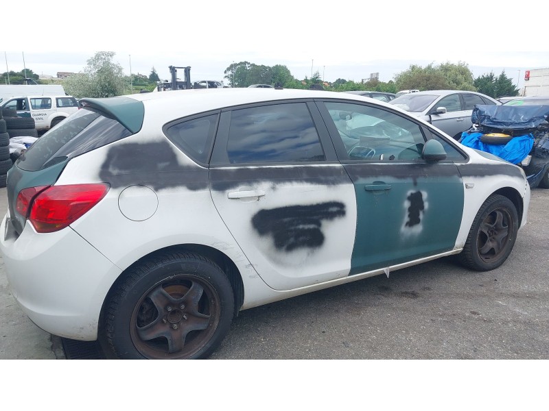 opel astra j (p10) del año 2009