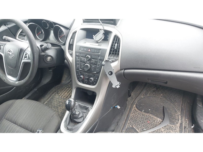 opel astra j (p10) del año 2009