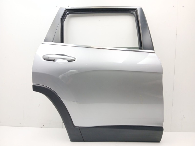 Recambio de puerta trasera derecha para jeep cherokee (kl) 2.2 crd 4x4 referencia OEM IAM 68110160AD  