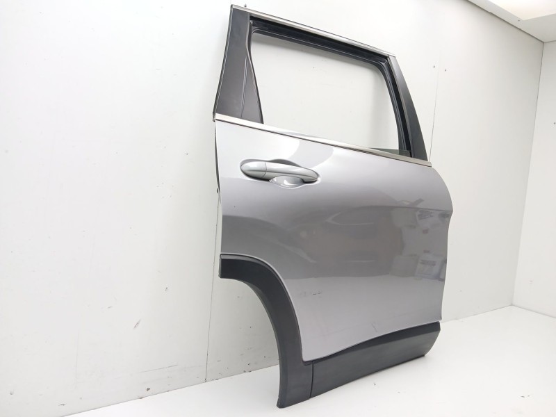 Recambio de puerta trasera derecha para jeep cherokee (kl) 2.2 crd 4x4 referencia OEM IAM 68110160AD  