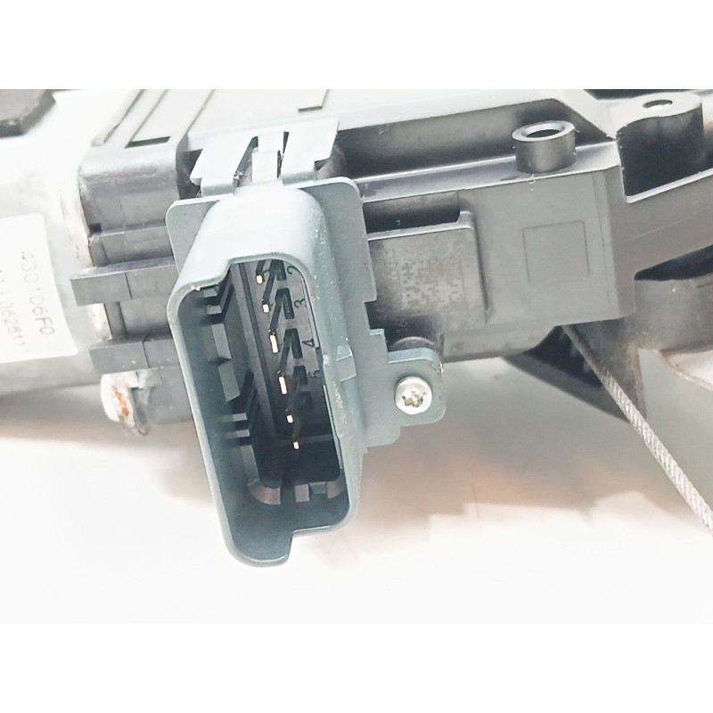 Recambio de elevalunas delantero izquierdo para renault megane iv hatchback (b9a/m/n_) 1.5 dci 90 (b9a1) referencia OEM IAM 8072