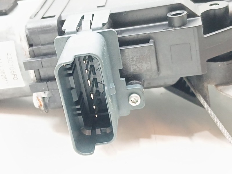 Recambio de elevalunas delantero izquierdo para renault megane iv hatchback (b9a/m/n_) 1.5 dci 90 (b9a1) referencia OEM IAM 8072