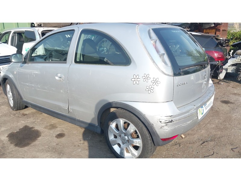 opel corsa c (x01) del año 2005