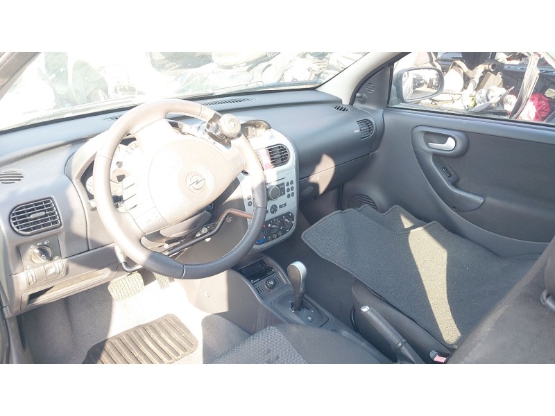 opel corsa c (x01) del año 2005