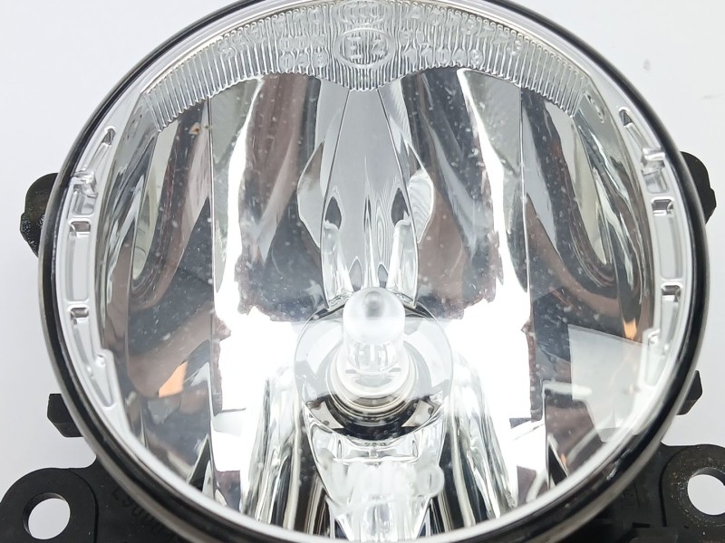 Recambio de faro antiniebla derecho para dacia sandero ii 1.5 dci referencia OEM IAM 261500097R  89208691