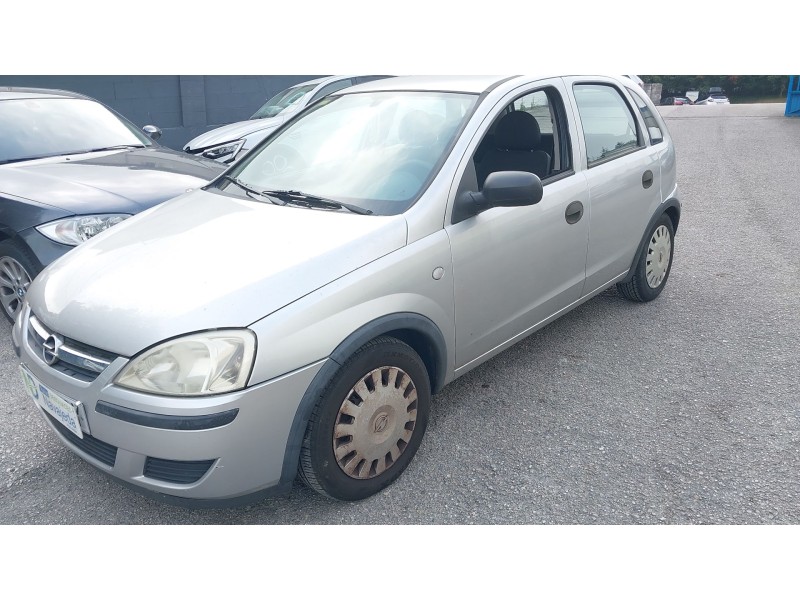 opel corsa c (x01) del año 2004