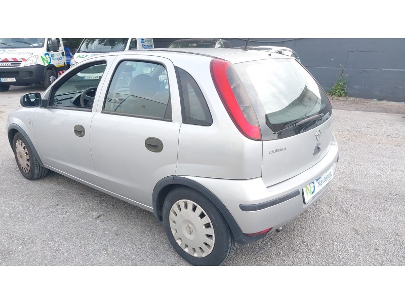 opel corsa c (x01) del año 2004
