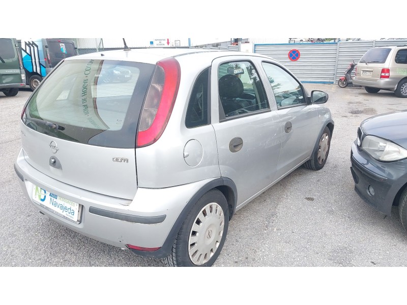 opel corsa c (x01) del año 2004
