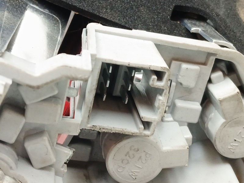 Recambio de piloto trasero izquierdo para volvo v60 i cross country (157) d4 polestar awd referencia OEM IAM 31395928  