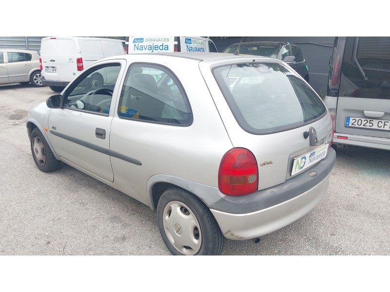 opel corsa b (s93) del año 2000