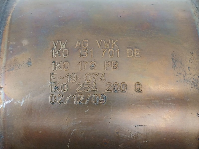 Recambio de catalizador para volkswagen scirocco iii (137, 138) 2.0 tdi referencia OEM IAM 1K0131701DE  