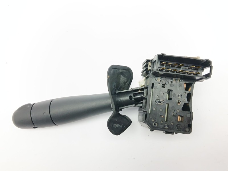 Recambio de mando limpia para dacia sandero básico referencia OEM IAM 8200792584  