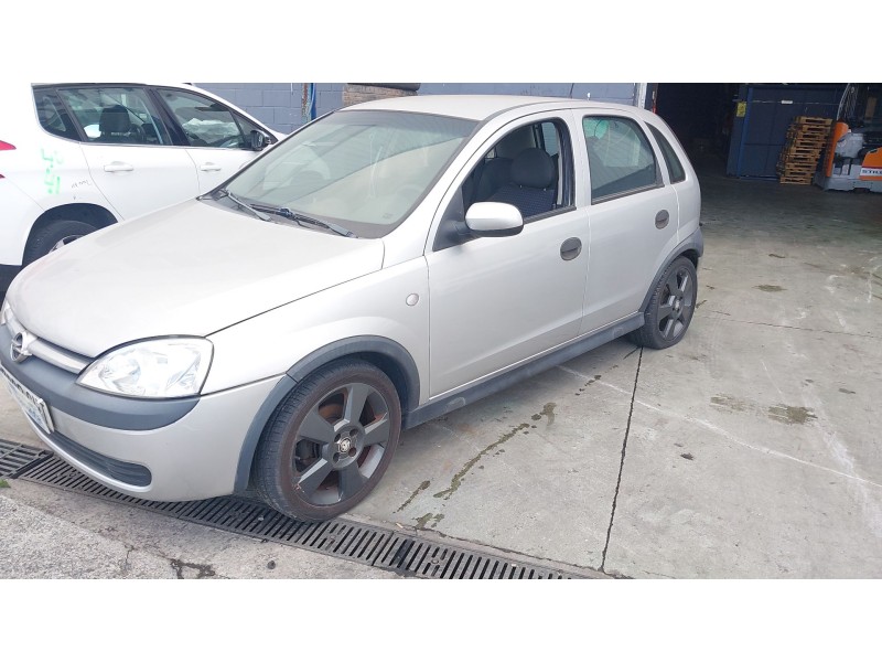opel corsa c (x01) del año 2003