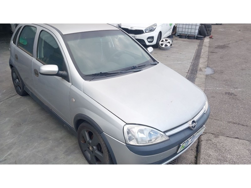 opel corsa c (x01) del año 2003
