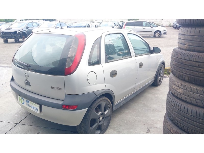 opel corsa c (x01) del año 2003