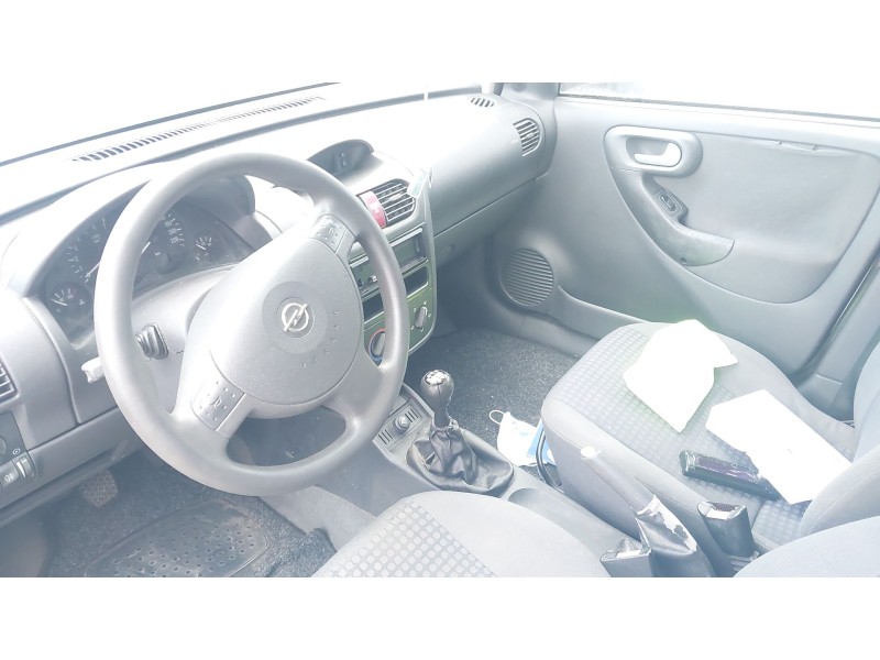 opel corsa c (x01) del año 2003