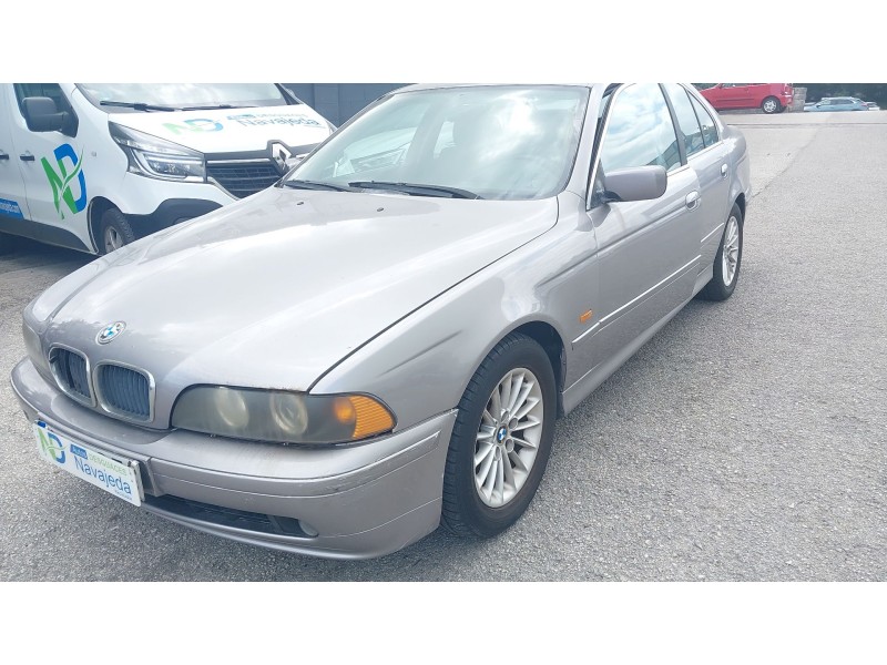 bmw 5 (e39) del año 2001