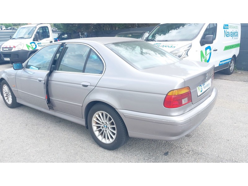 bmw 5 (e39) del año 2001