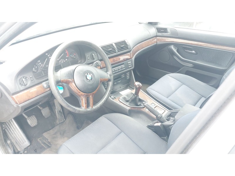 bmw 5 (e39) del año 2001