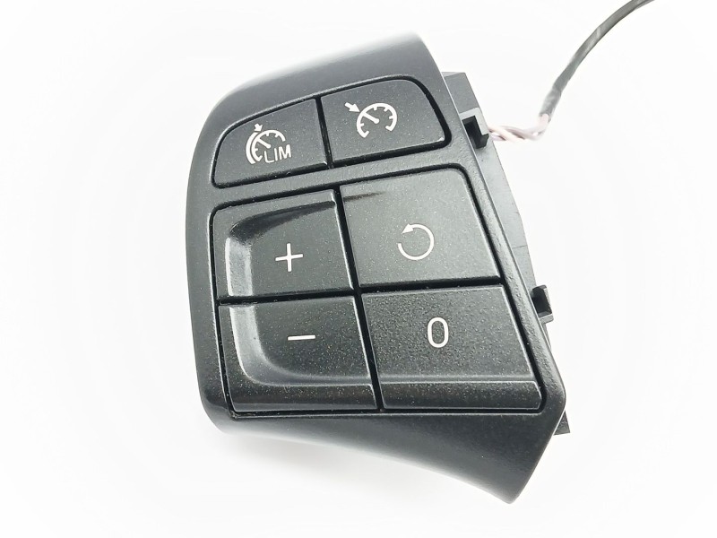 Recambio de mando volante para volvo v60 i cross country (157) d4 polestar awd referencia OEM IAM 31334457  31334463