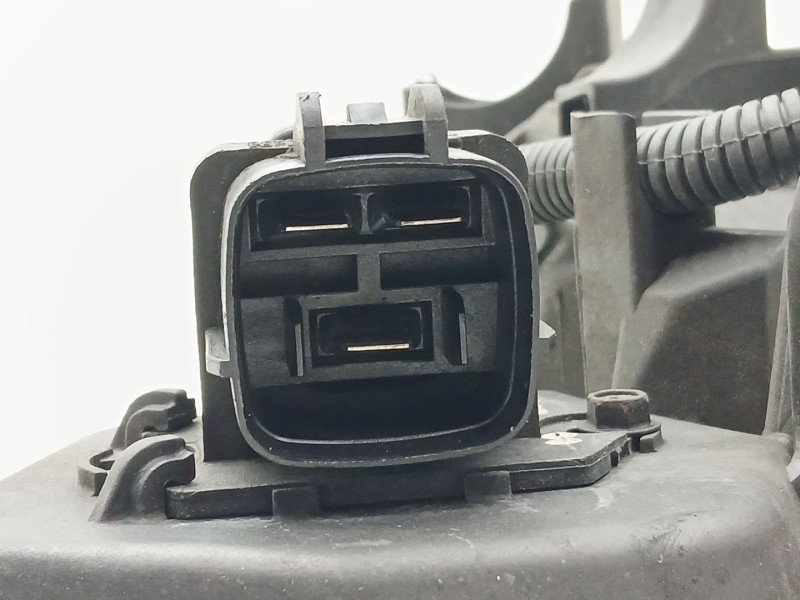 Recambio de electroventilador para kia carens iv 1.7 crdi referencia OEM IAM 25380A4510  253861U200