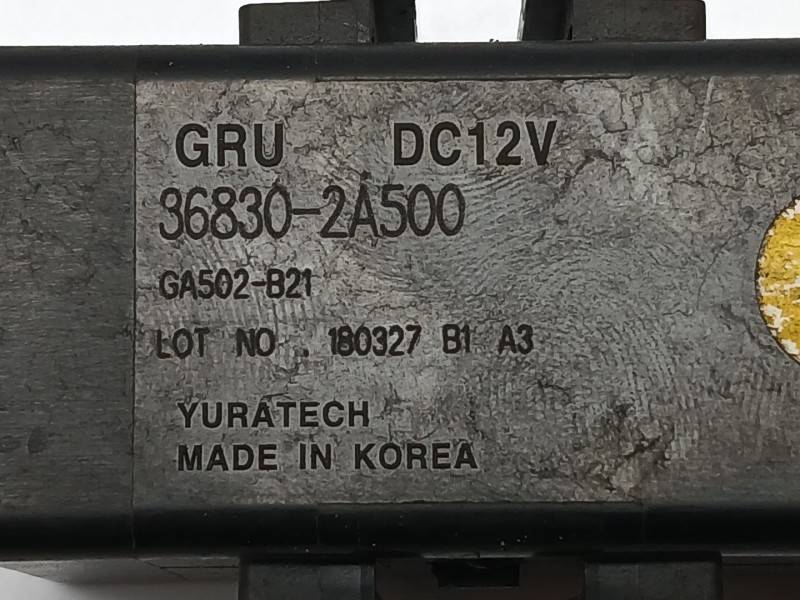 Recambio de modulo electronico para kia carens iv 1.7 crdi referencia OEM IAM 368332A000  368302A500