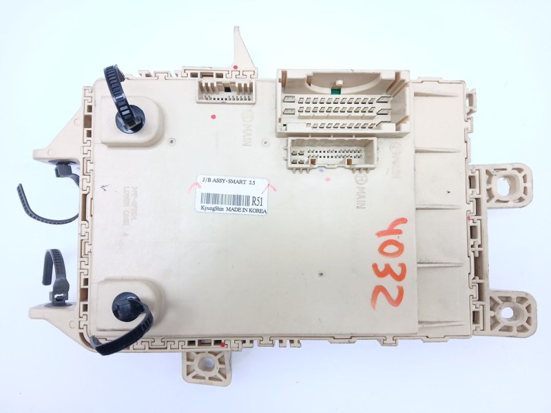 Recambio de caja reles / fusibles para kia carens iv 1.7 crdi referencia OEM IAM 91950A4510  