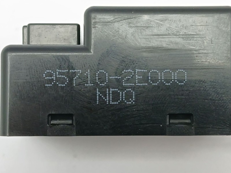 Recambio de modulo electronico para kia carens iv 1.7 crdi referencia OEM IAM 957102E000  