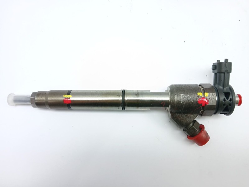 Recambio de inyector para kia carens iv 1.7 crdi referencia OEM IAM 338002A610  0445110589