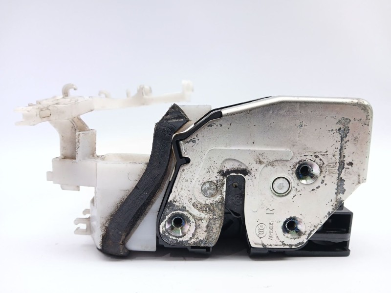 Recambio de cerradura puerta delantera derecha para kia carens iv 1.7 crdi referencia OEM IAM 81320A4010  