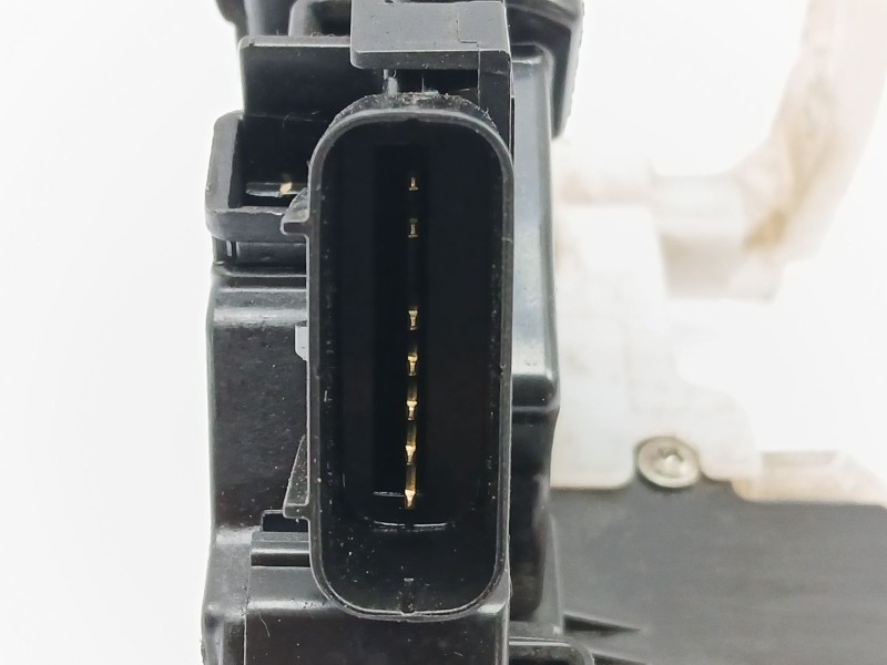 Recambio de cerradura puerta delantera izquierda para kia carens iv 1.7 crdi referencia OEM IAM 81310A4010  