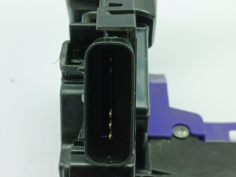 Recambio de cerradura puerta trasera izquierda para kia carens iv 1.7 crdi referencia OEM IAM 81410A4030  