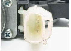 Recambio de motor elevalunas delantero derecho para kia carens iv 1.7 crdi referencia OEM IAM 82460A4000  DH2621005480 2