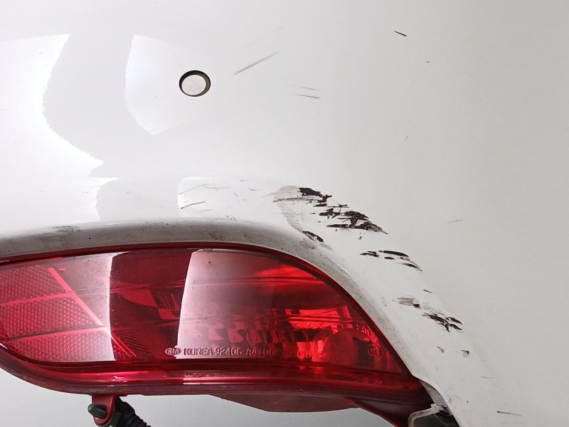 Recambio de paragolpes trasero para kia carens iv 1.7 crdi referencia OEM IAM 86611A4000  