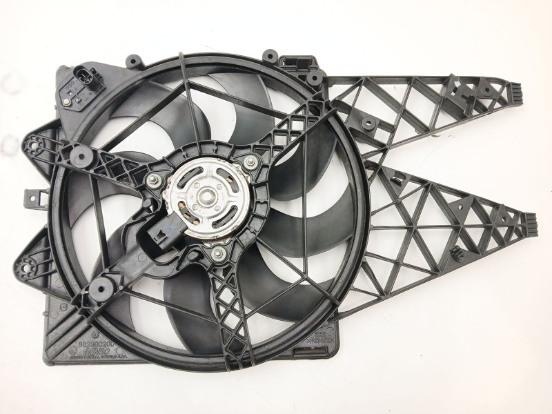 Recambio de electroventilador para fiat bravo ii (198_) 1.6 d multijet (198axh1b) referencia OEM IAM 882300200  51805133