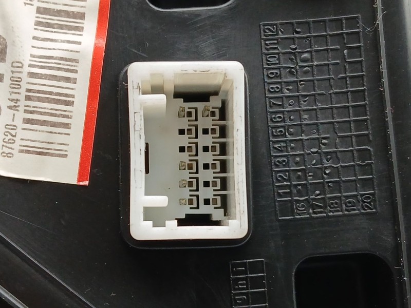 Recambio de retrovisor derecho para kia carens iv 1.7 crdi referencia OEM IAM 87620A41001D  