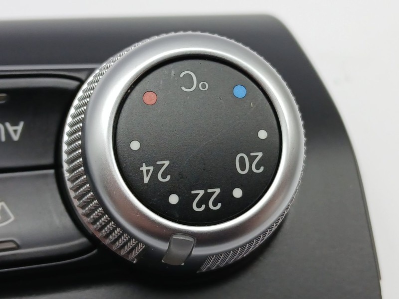 Recambio de mando climatizador para audi a1 (8x1, 8xk) 1.6 tdi referencia OEM IAM 8X0820043C  