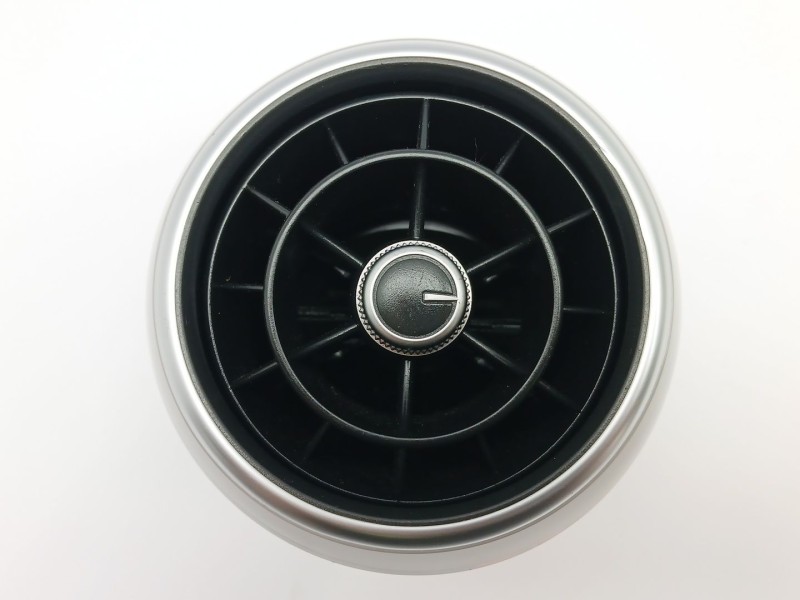 Recambio de rejilla aireadora para audi a1 (8x1, 8xk) 1.6 tdi referencia OEM IAM 8X1820902  