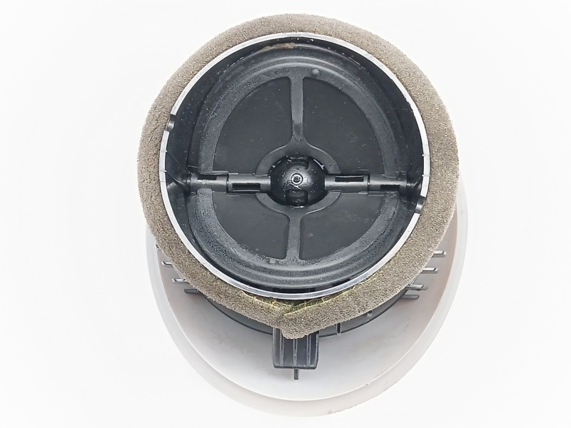 Recambio de rejilla aireadora para audi a1 (8x1, 8xk) 1.6 tdi referencia OEM IAM 8X1820902  