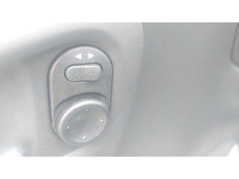 opel corsa c (x01) del año 2004