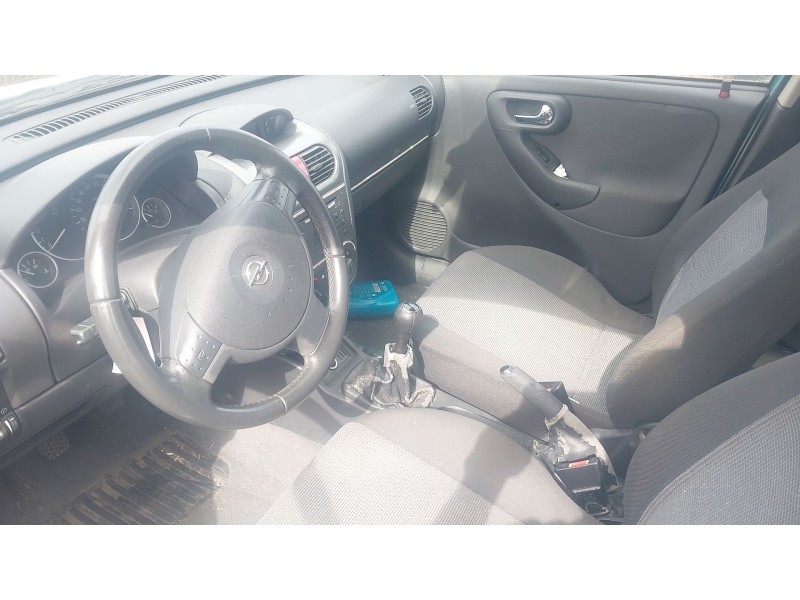 opel corsa c (x01) del año 2004