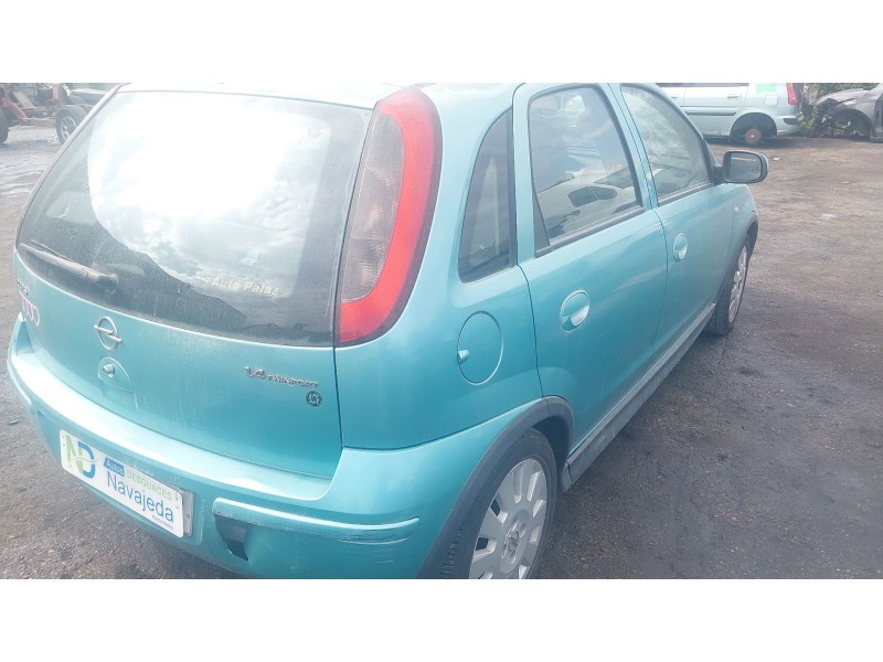 opel corsa c (x01) del año 2004