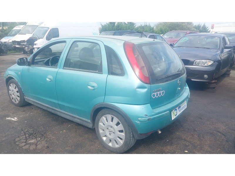 opel corsa c (x01) del año 2004