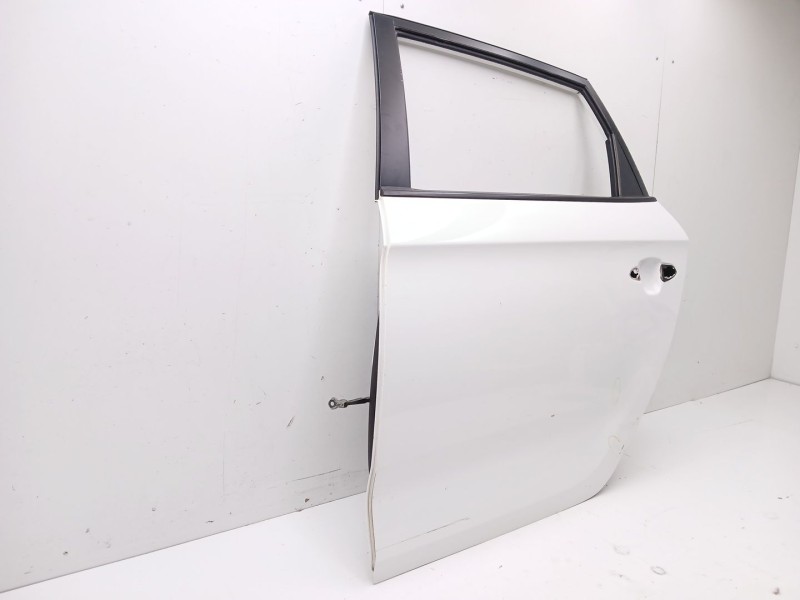 Recambio de puerta trasera izquierda para kia carens iv 1.7 crdi referencia OEM IAM 77003A4000  