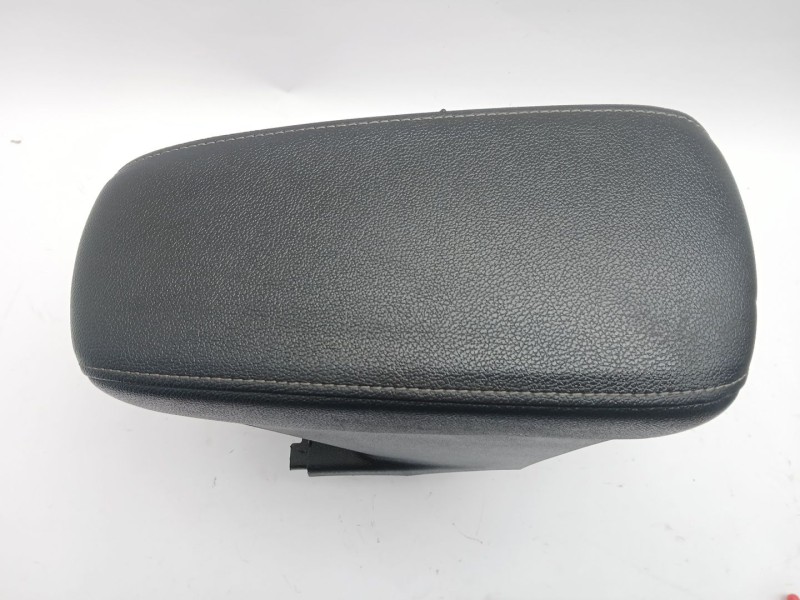 Recambio de apoyabrazos central para opel corsa f elegance referencia OEM IAM 9830208680  